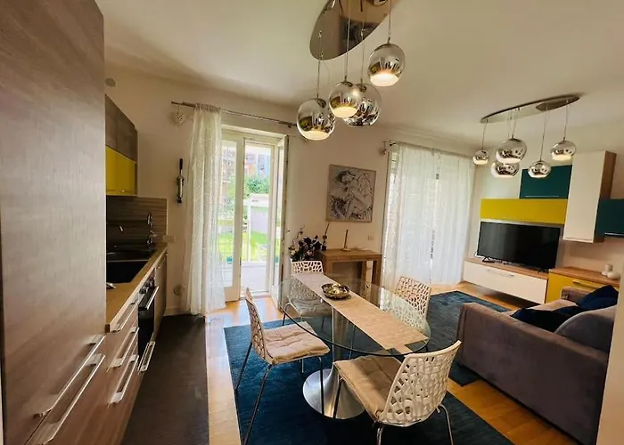 Enchanting Garden Retreat Villa Roma
