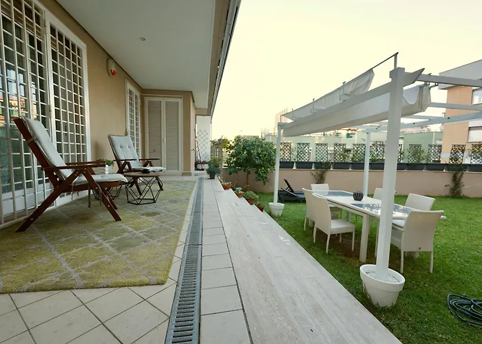 Enchanting Garden Retreat * Roma